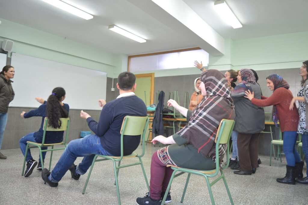 En este taller de formación en teatro social se dotará a los participantes de...